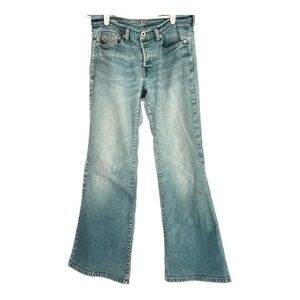 Vintage Diesel Women’s Low-Rise Bootcut jeans 2001. 🦄 No back pockets. Size 28.